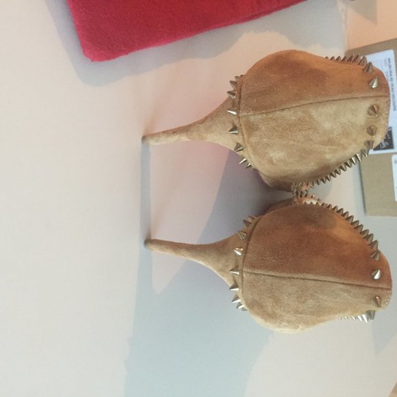Christian Louboutin Anjalina Heels for Women for sale | eBay Christian Louboutin Anjalina 85mm Safari/Bronze